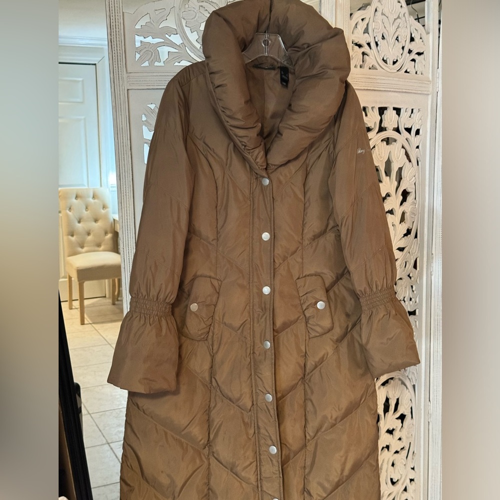 DKNY Active puffer coat